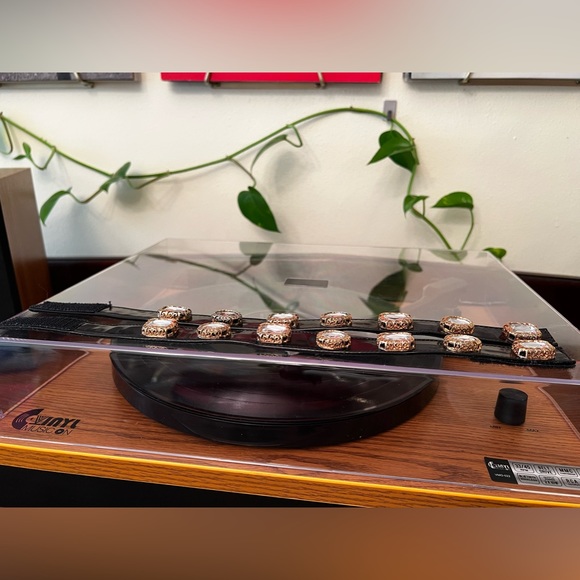 👢Sparkling Boot Bands, Adjustable Boot Bracelets, Women’s Fashion, Pair, Gold - Picture 9 of 14